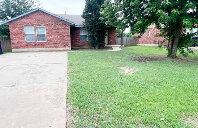 Move-In Ready 3-Bedroom Just Minutes from Tinker Air Force Base photos photos Move-In Ready 3-Bedroom Just Minutes from Tinker Air Force Base photos photos