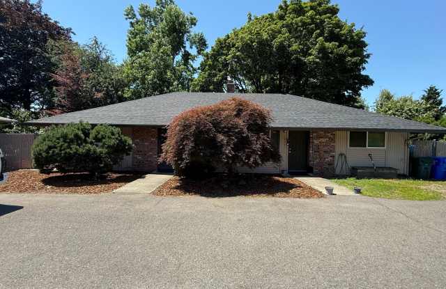 Great Duplex 2bd 2bath Big yard, Parking, Fireplace, Pets OK photos photos