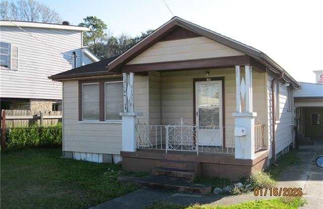 919 WEST Drive photos photos