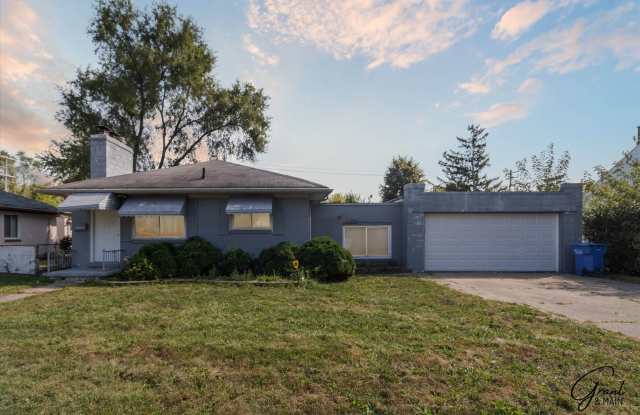 $1,200/month - 2 Bed 1.5 Bath in Warren, Detroit photos photos