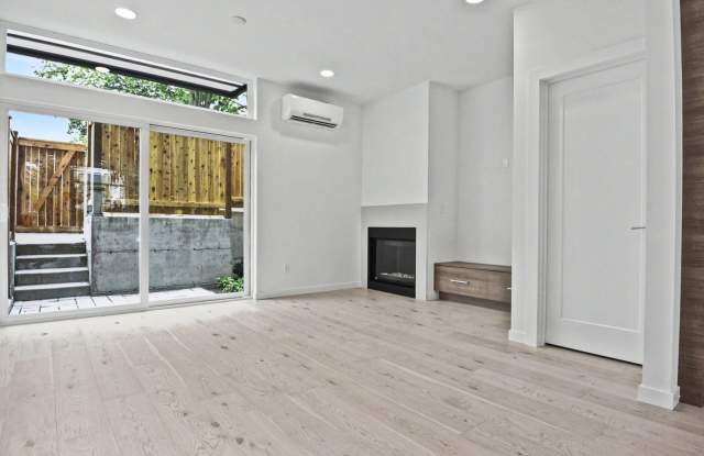 AVAILABLE AUGUST 14th! Modern Townhome w/ Private Balcony, AC, & Reserved Parking in Central Area photos photos