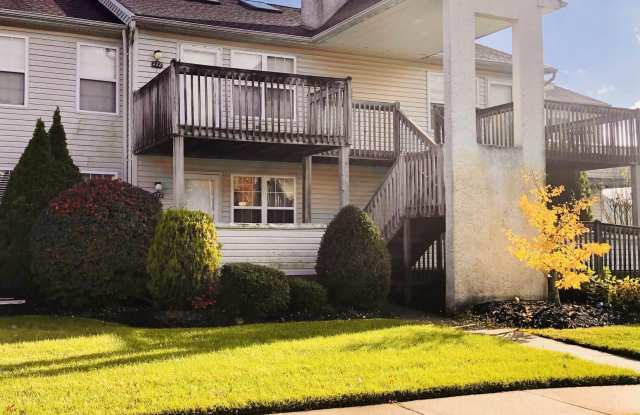477 London Ct Gallery 1