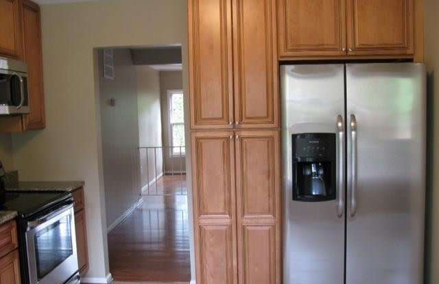 7437 CHUMMLEY COURT Gallery 3