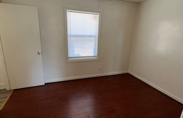 1665 Sycamore Street #A Upstairs - 1 Gallery 4