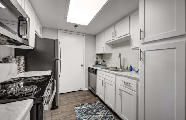 Waterfield Court Apartment Homes Gallery 2