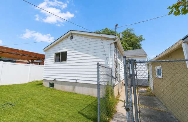 3 Bed, 2 Bath Salt Lake City Home with 1-Car Garage Gallery 4