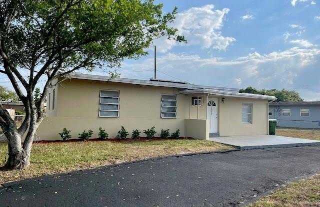 1000 NW 11th Ct photos photos