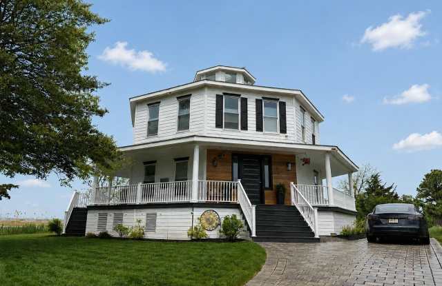 1002 Spruce Street - 1002 Spruce Street, Somers Point, NJ 08244