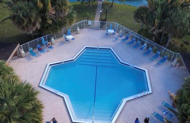 5061 W Oakland Park Blvd photos photos