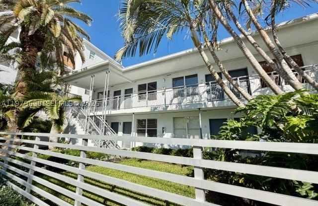 2445 Lake Pancoast Dr Gallery 2