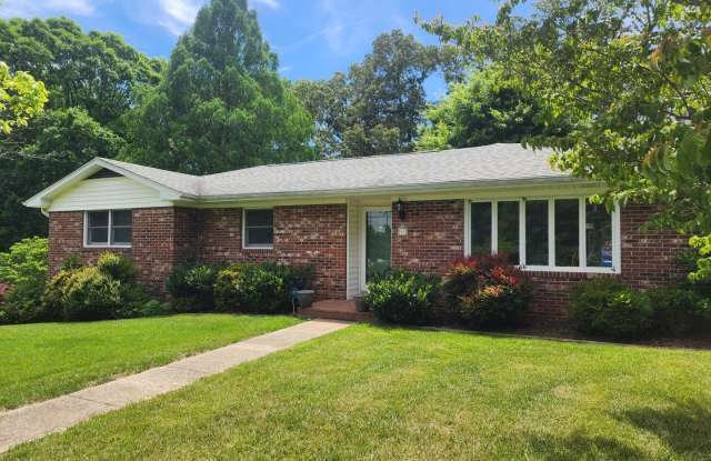 Well Maintained Asheville Rental! photos photos