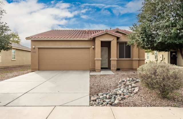 Attractive 3 bed, 2 bath home photos photos Attractive 3 bed, 2 bath home photos photos