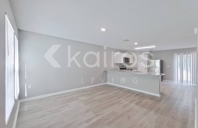 2899 West Xenox Drive Gallery 3