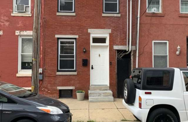 Beautiful 2-Bed/1-Bath Townhouse Located Near Norris Square Park! Available mid-May! photos photos