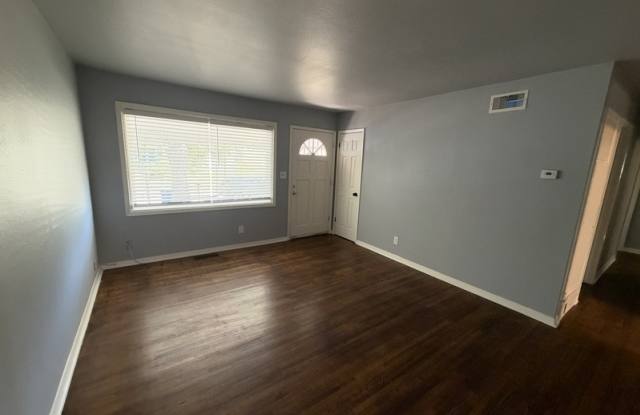 2442 North Pittsburg Avenue Gallery 2