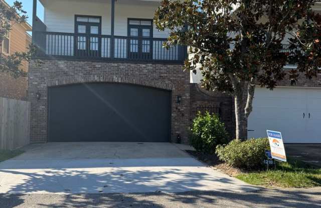 Must See this Beautiful 3/2 Townhome Available NOW photos photos