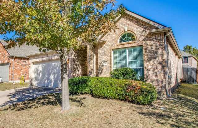 2749 Maple Creek Drive Gallery 2