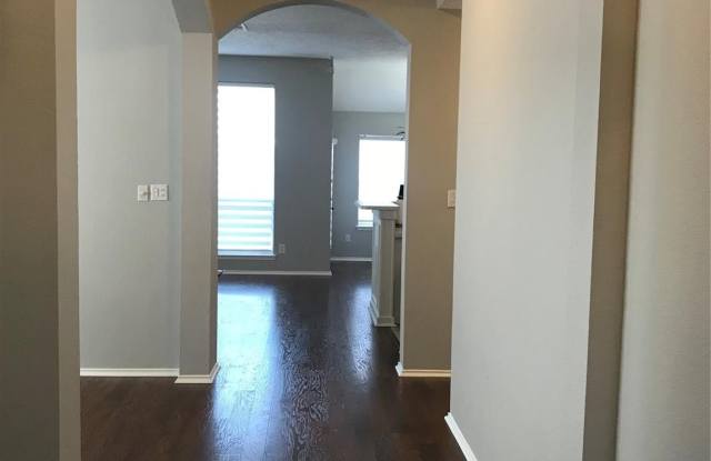 8410 Stoneview Drive Gallery 2