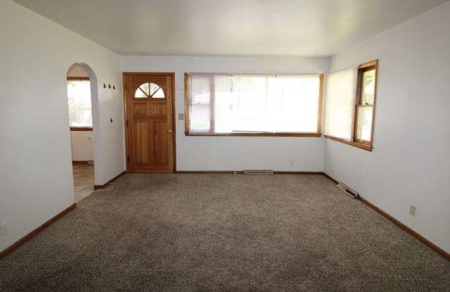 1476 Prospect Avenue Gallery 2