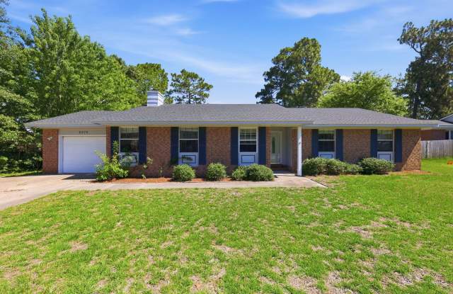3 Bed 2 Bath Home with Flex Spaces Gallery 1