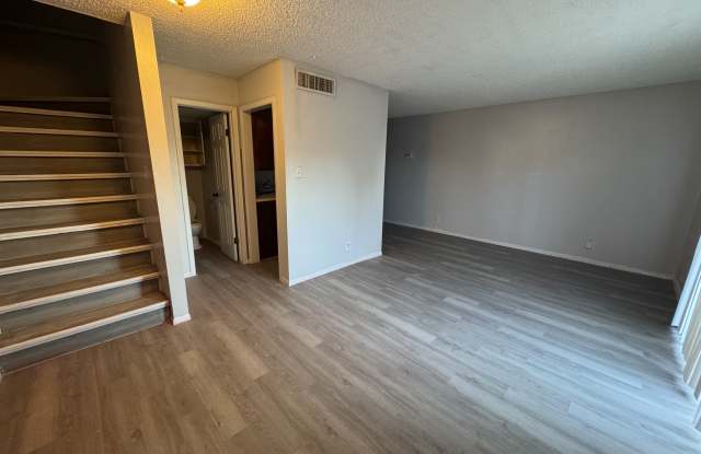 1801 Lawndale Avenue - A Gallery 3