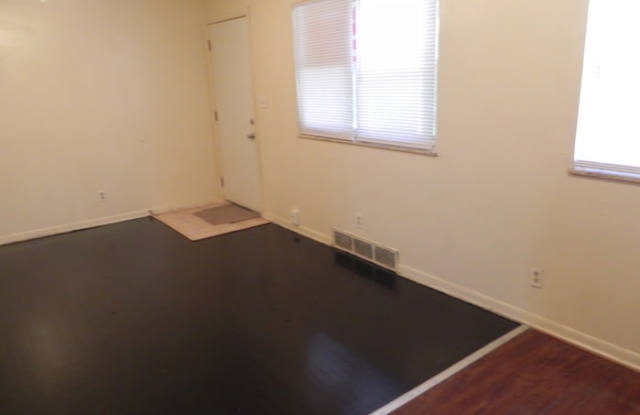 1507 West College Street Gallery 3