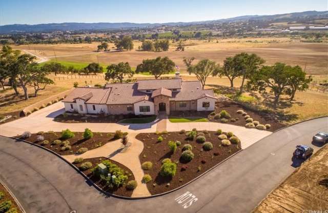 1160 Fire Rock Gallery 3
