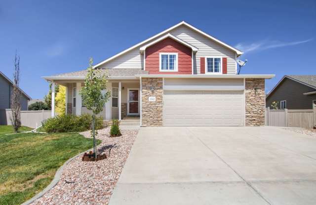 Spacious 5-Bedroom Home with Large Yard photos photos