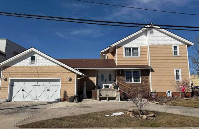 8401 Wellington Ave photos photos