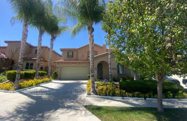 5 Bedroom Canyon Hills SOLAR home for rent photos photos