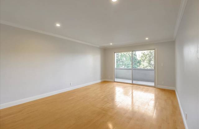 955 Shorepoint Court - 211 Gallery 3