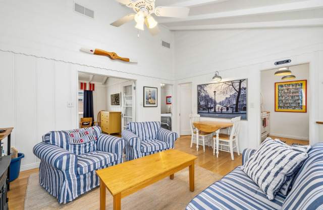 Balboa Island Coastal Charm Retreat Gallery 4