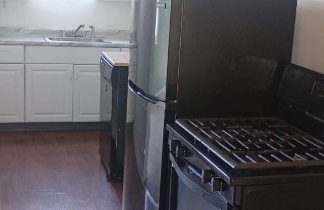 916 Gibson St photos photos
