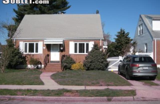 370 2nd Place - 370 2nd Pl, Uniondale, NY 11553