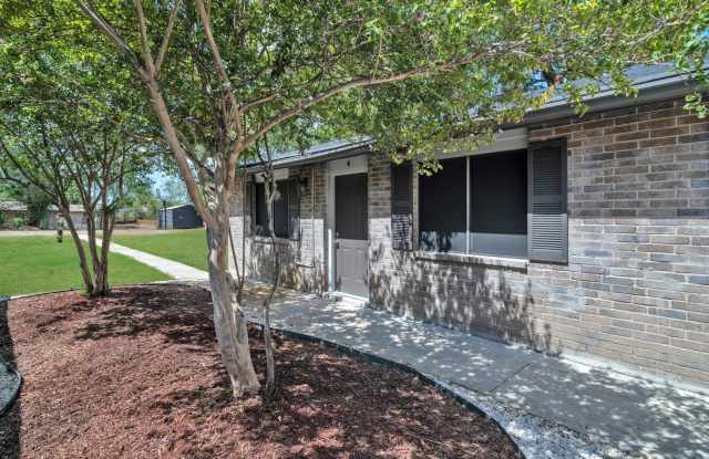 410 Regina St Unit #4 | SUMMER APPLICATION SPECIALS APPLY NOW! photos photos