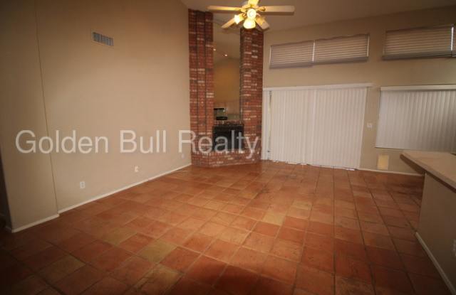 950 North Criss Street Gallery 4