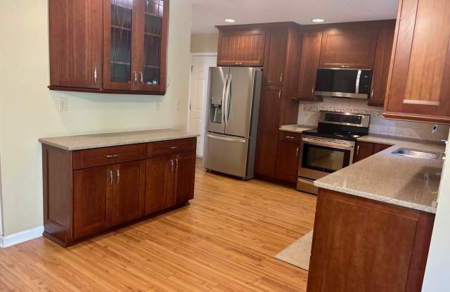 2056 WHISPERING WOODS DR Gallery 3