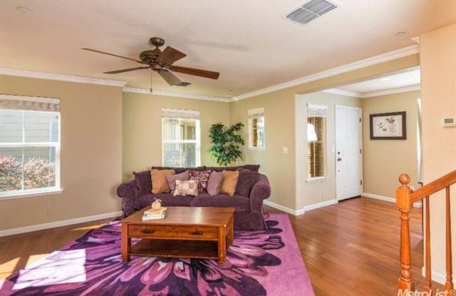 Beautiful Two Story Home | 4 Bedrooms | 3 Bathrooms | 2,108 Sq. Ft. | Gated Community Gallery 4