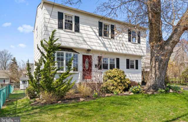 268 MAPLE Avenue photos photos