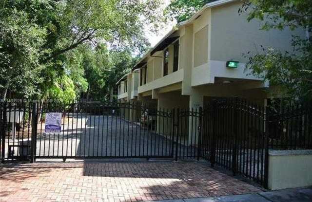 3040 Shipping Ave - 3040 Shipping Avenue, Miami, FL 33133