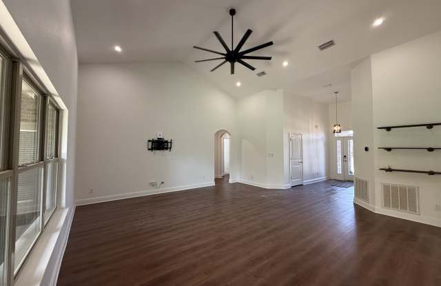 10510 Dunmore Dr Gallery 2