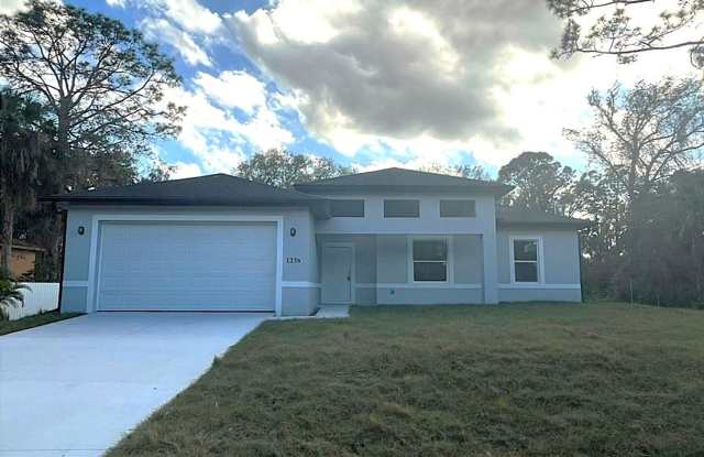 Large 4 bedroom, 3 bath, 2 car garage-MOVE IN READY! photos photos