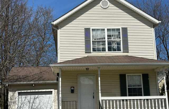 3bd Single Section 8/Cash Pay - 12009 Imperial Avenue, Cleveland, OH 44120