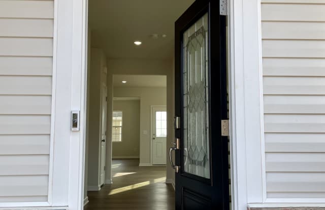 15623 Country House Street Gallery 3