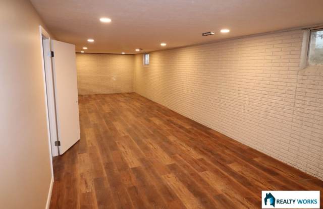Renovated 3 bedroom house for Rent! Gallery 3