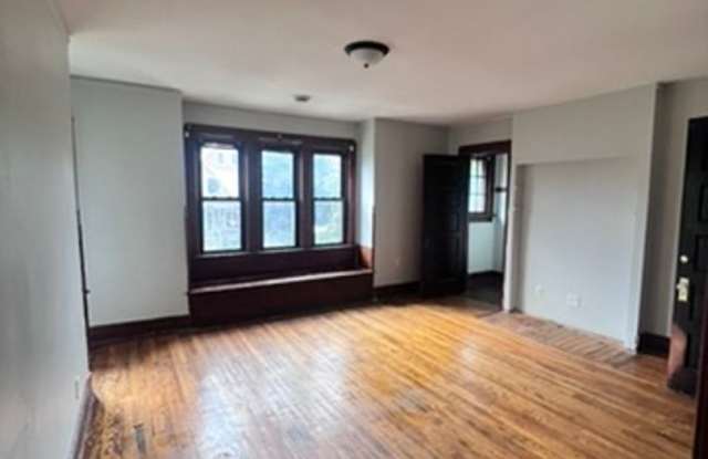 812-814 S. 30th St. photos photos