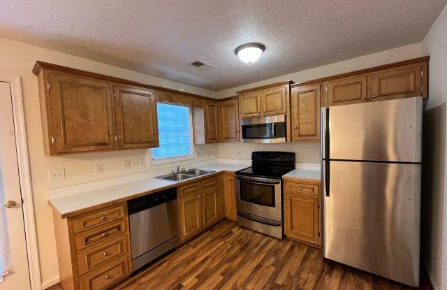 Wyndsor Place Townhomes - 716 Leesville Road, Lynchburg, VA 24502