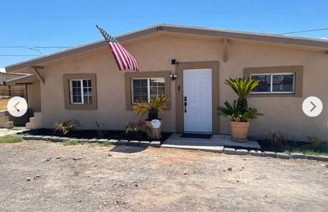 Charming 2BR House in Bullhead City - 880 Coral Reef Drive, Bullhead City, AZ 86442