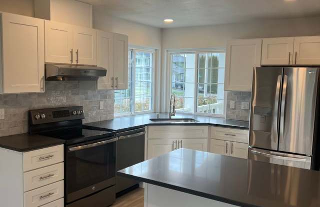 Recently Updated 3 Bedroom Lacey Home Gallery 3