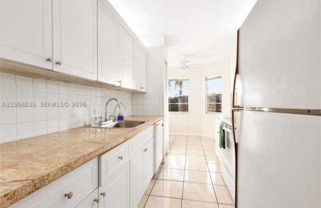 650 SW 124th Ter photos photos
